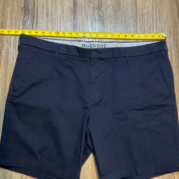 Dockers Supreme Flex Ultimate Short Mens Shorts Chinos Navy Size 42 EUC - Picture 9 of 9